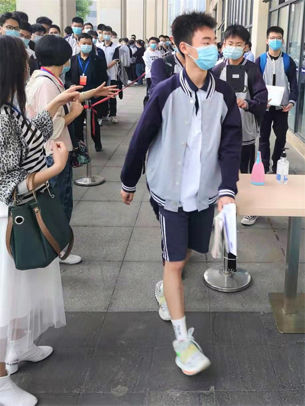 “送檢”入校園，暖心助高考